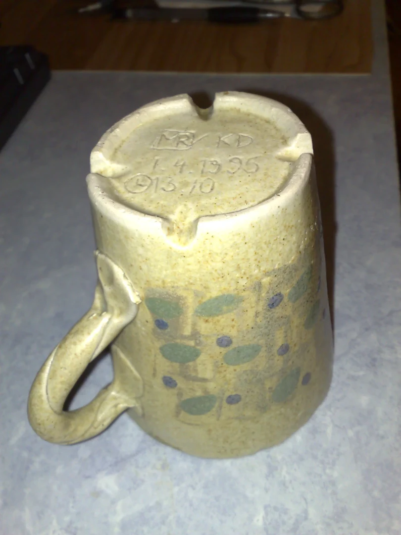 Klassinen keraaminen muki — Mukit — mug classic ceramic