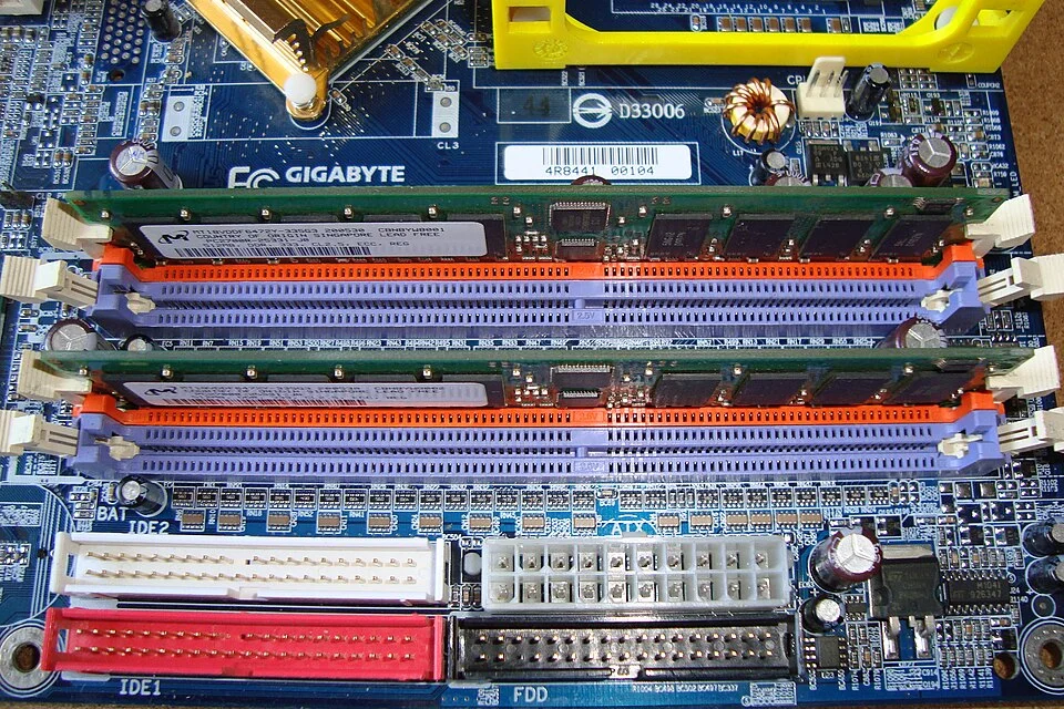 TeamGroup T-Force Delta RGB CL16 64GB (2x32GB) — DDR5-muisti — teamgroup t force delta rgb cl16 64gb 2x32gb 004963
