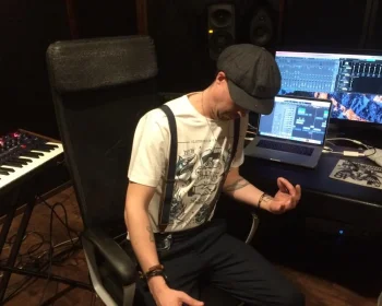 Toinen video — Musiikki