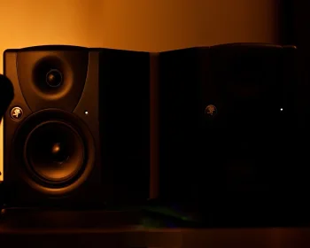 JBL 305P MkII — Studio Monitoring