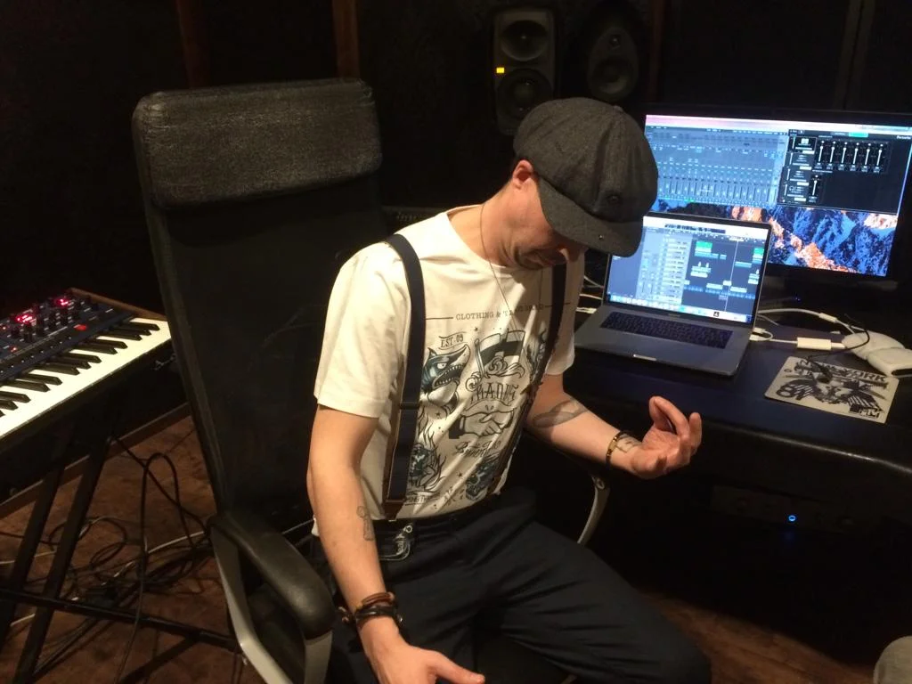Toinen video — Musiikki — another video