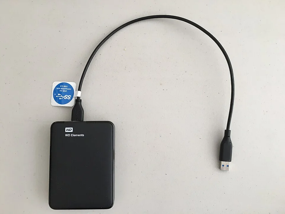 Samsung T7 Shield 2TB — Ulkoinen — samsung t7 shield 2tb 177