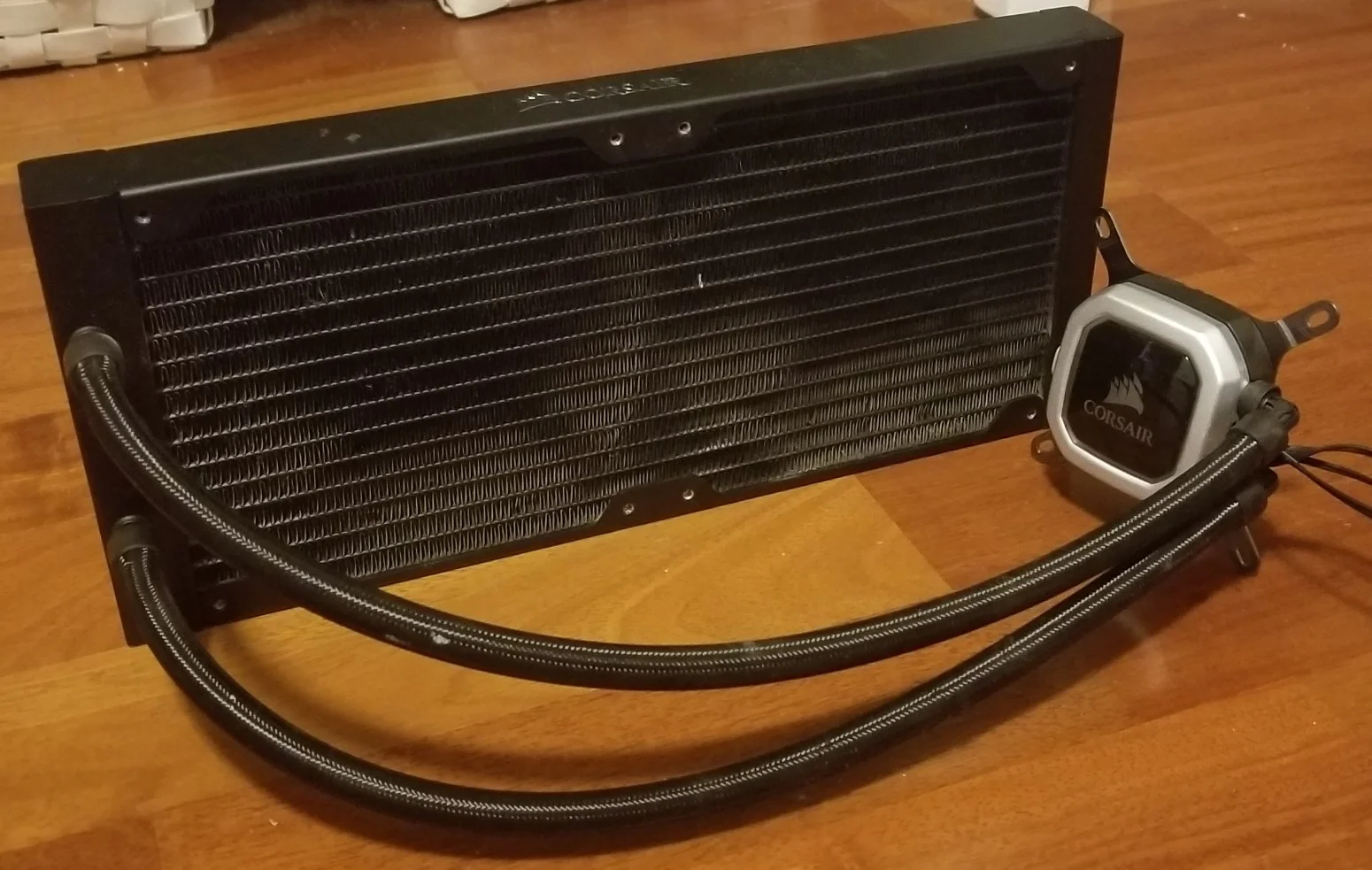 HydroLoop 240 AIO-vesijäähdytin — AIO-vesijäähdyttimet — hydroloop 240 aio cooler