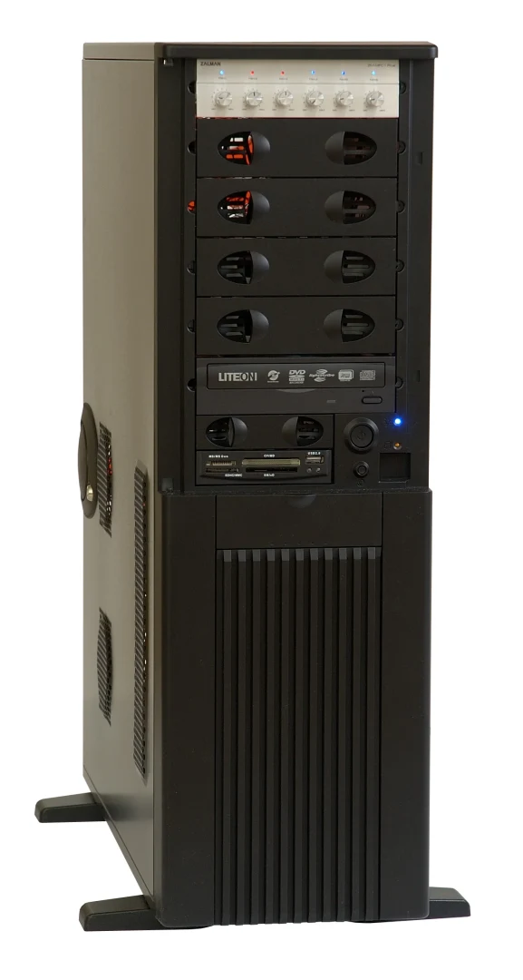 Hiljainen täystornikotelo — Torni — full tower silence chassis