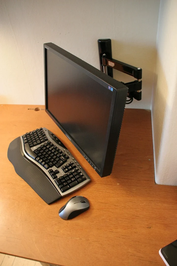 Fully Jarvis Monitor Arm — Näyttövarret — fully jarvis monitor arm 425